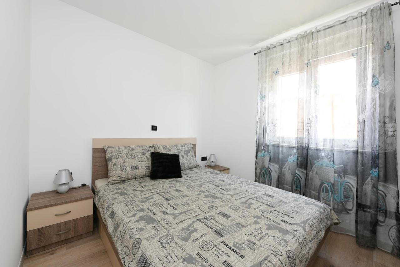 Apartment Matea 扎达尔 外观 照片